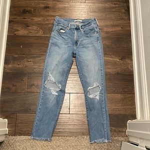 Women’s Levi’s high rise jeans